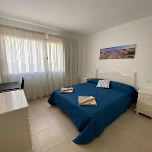 nice-room-in-a-shared-apartment-in-the-centre-of-corralejo.in-canary-islands.com/